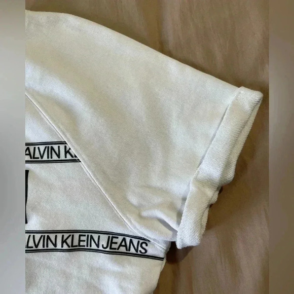 Women’s Calvin Klein crop shirt - Picture 5 of 5